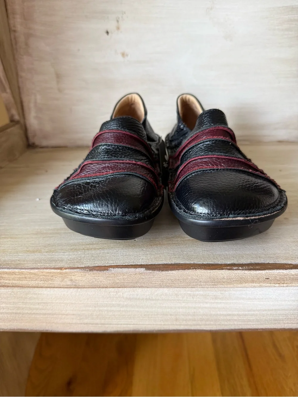Women’s Spring Step Firefly Wedge Leather Loafer Size 6 Size 37 Black Burgundy